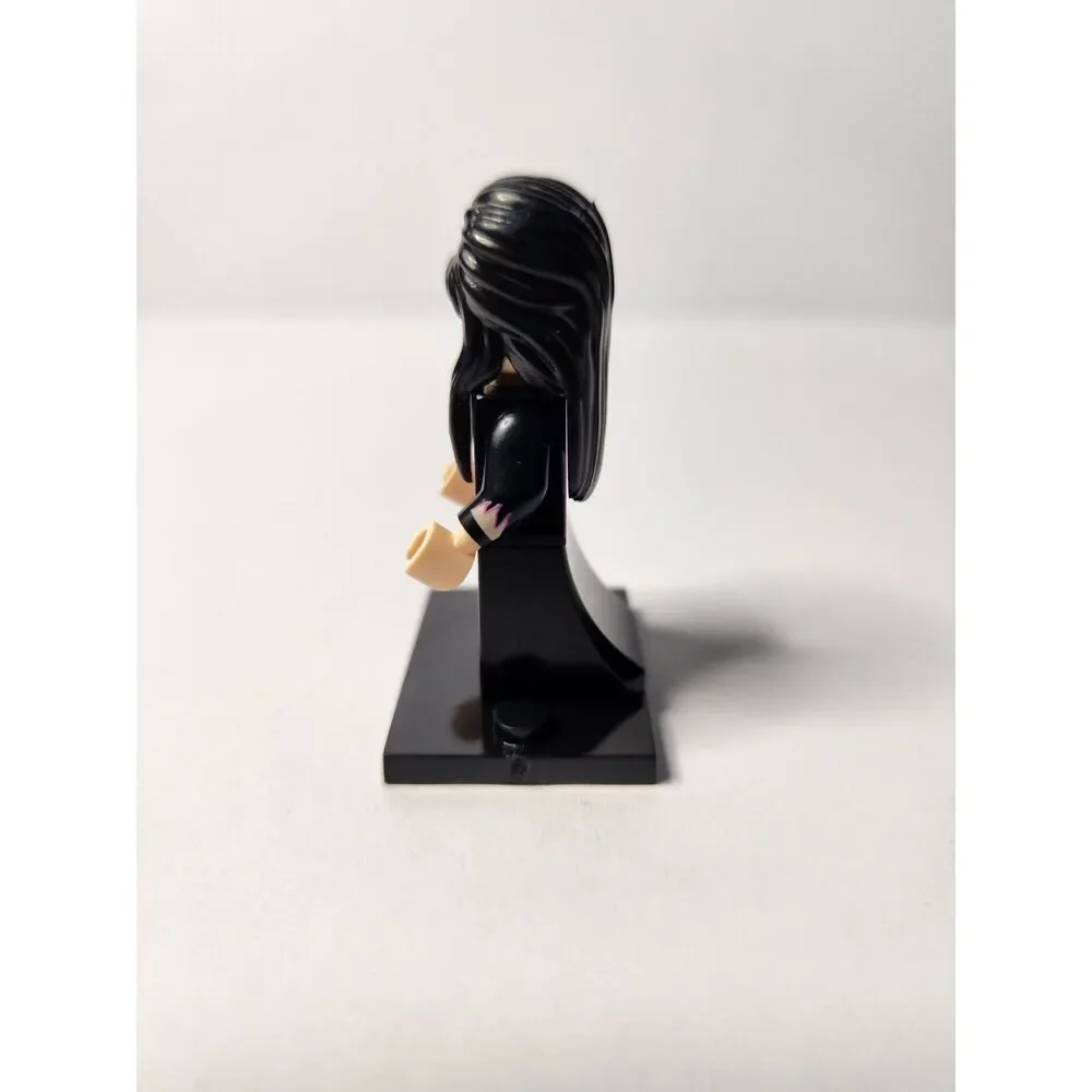 Custom Elvira Minifigure – Mistress of the Dark